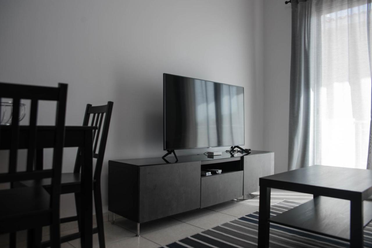 Renovated One Bedroom Apartment In Paphos With Pool Экстерьер фото