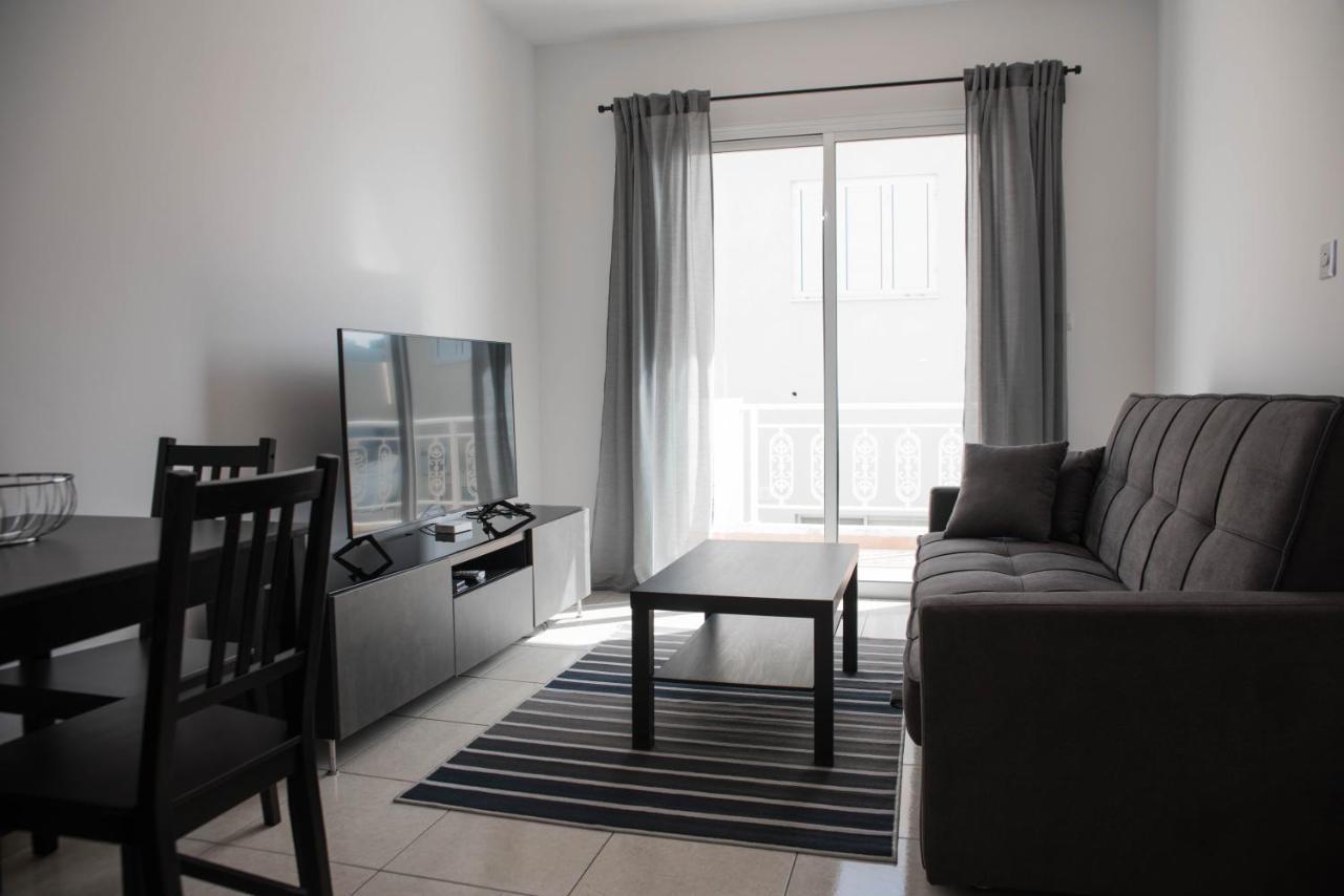 Renovated One Bedroom Apartment In Paphos With Pool Экстерьер фото