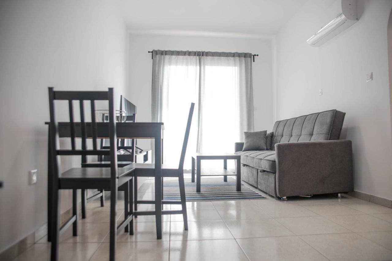Renovated One Bedroom Apartment In Paphos With Pool Экстерьер фото