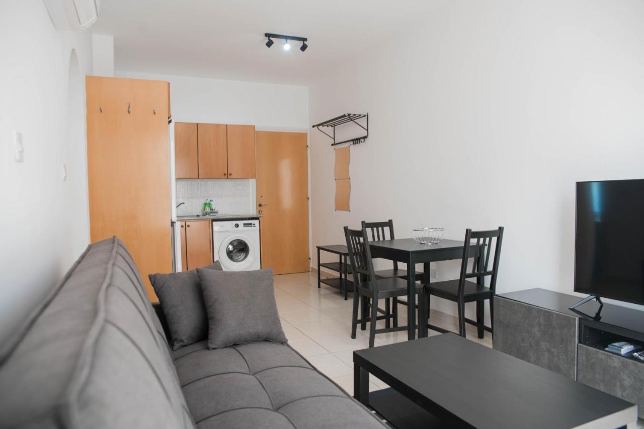 Renovated One Bedroom Apartment In Paphos With Pool Экстерьер фото