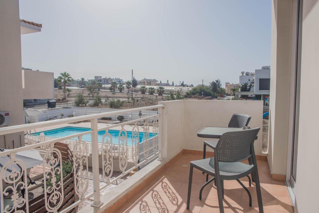 Renovated One Bedroom Apartment In Paphos With Pool Экстерьер фото